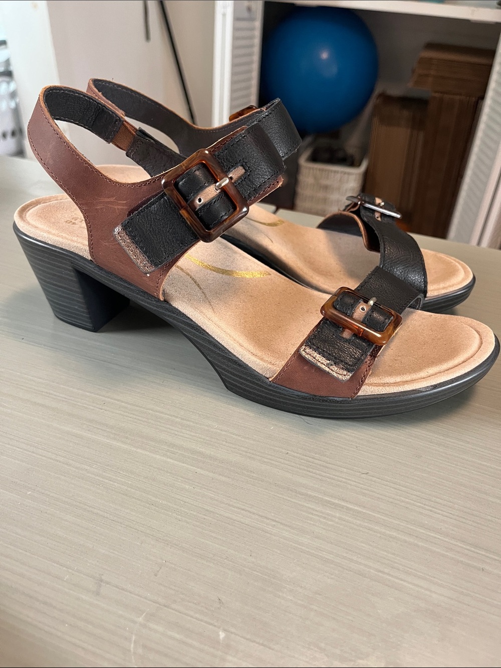 Naot Mode Brown & Black Buckle-Strap Women’s Sandals SZ 40 - Picture 4 of 5